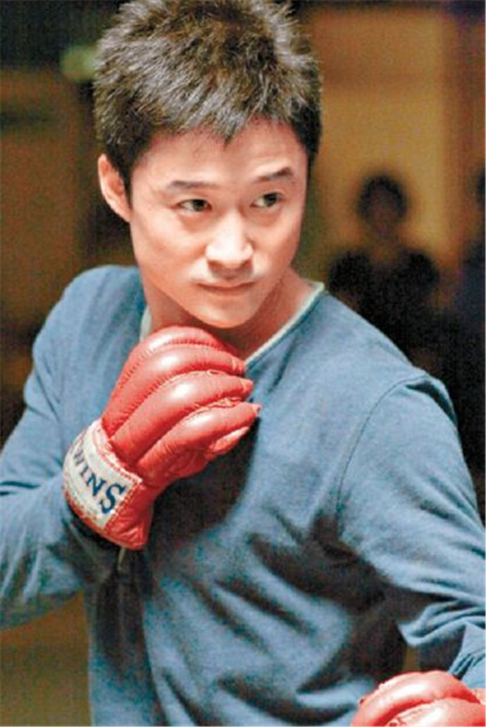 吴京曾因赚不到500万,惨遭初恋抛弃,初恋如今却落得如此下场!