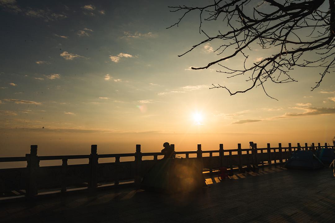 小团队周末奔袭南岳衡山，玩一把探秋观日