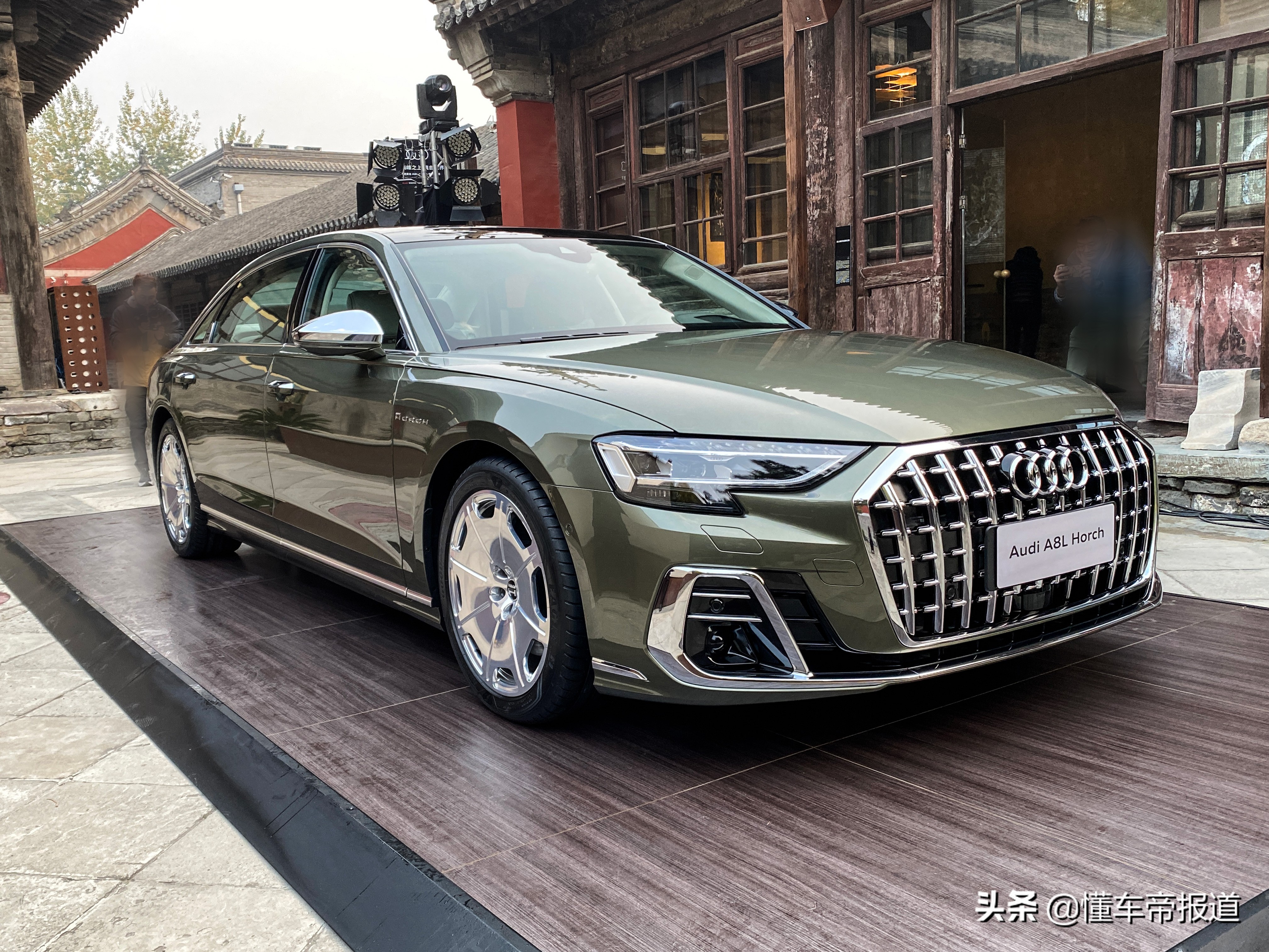 2013款奥迪A8车型豪华轿车