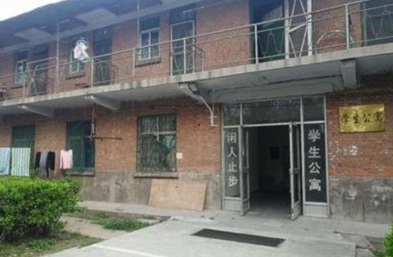 200分和400分的专科有啥不同，报到时就看出差距，可别选错了