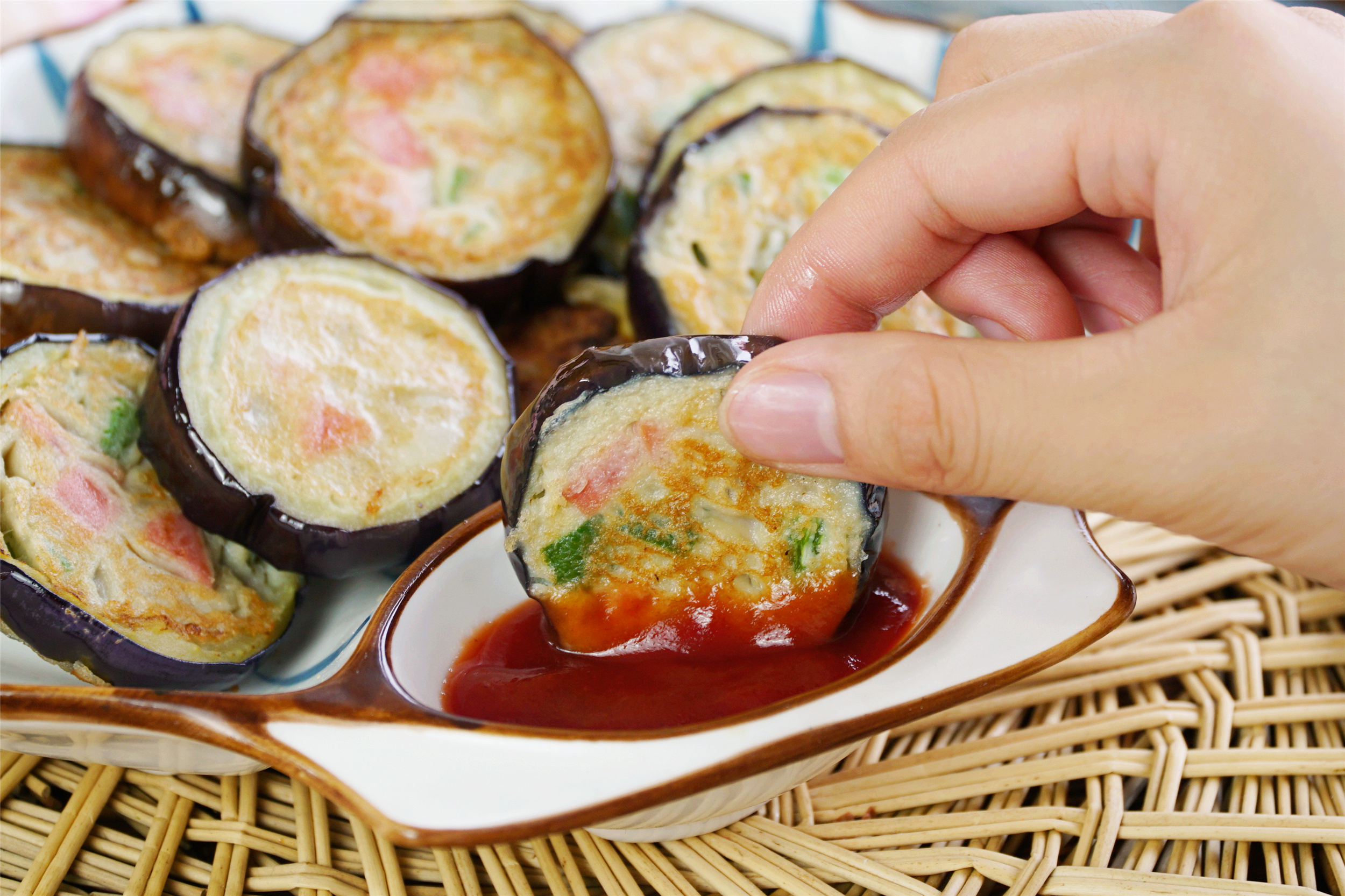 夏天，我家爱吃的“茄子饼”，简单省事，早餐能吃五六块，真香呀