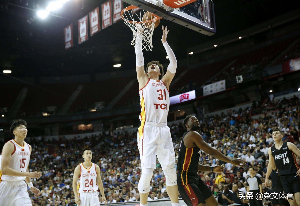 李楠世界杯黑马(成为李楠世界杯的黑马球员！并没有与NBA渐行渐远，场下谦虚随和)