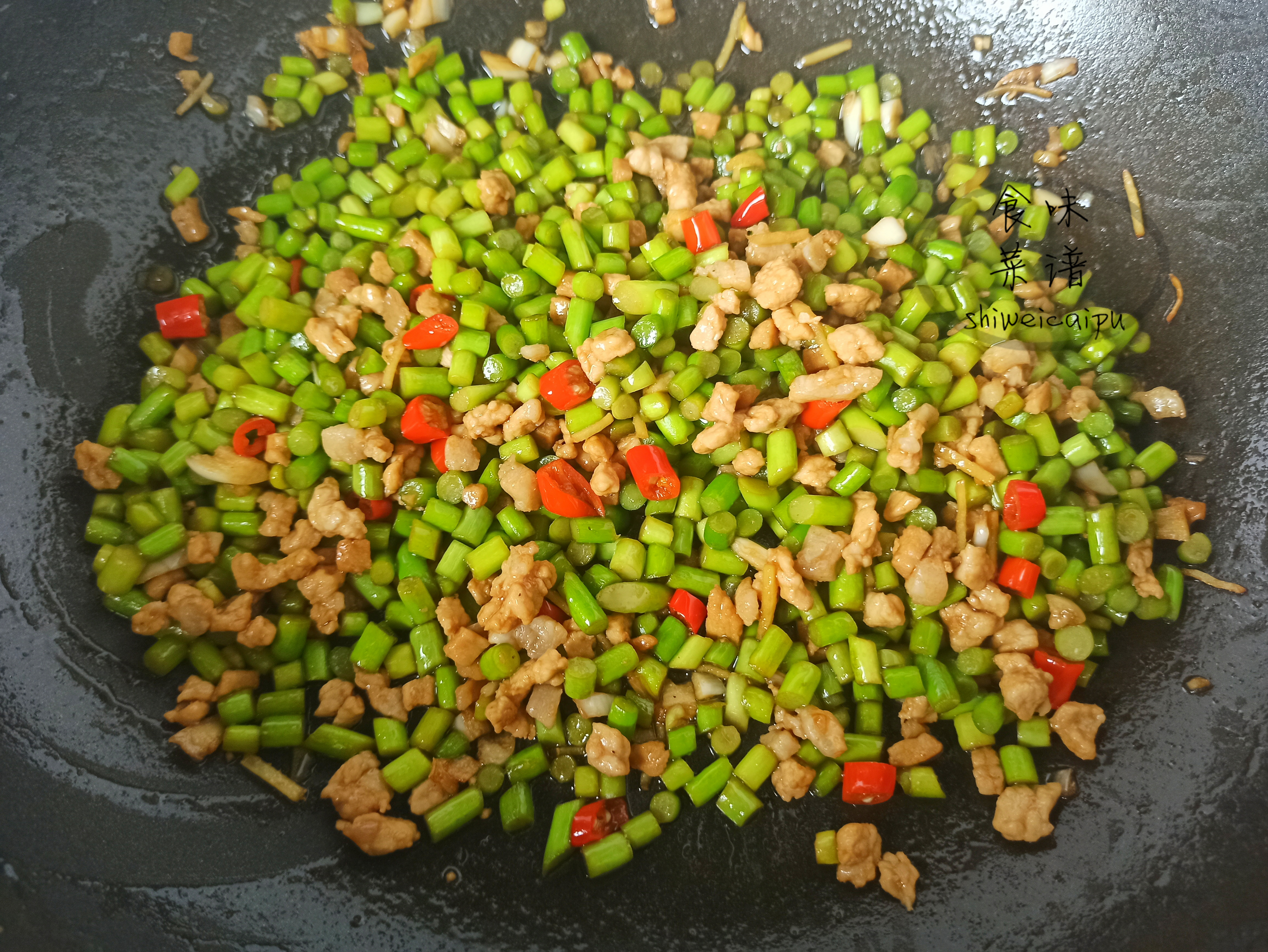 蒜苔的做法教程（教你6种鲜嫩营养的家常菜）