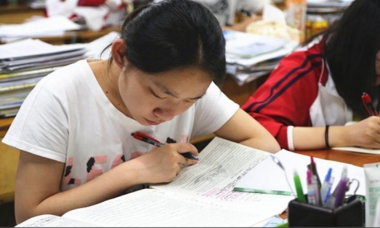 高考落榜生不允许复读？官方作出回应，家长与考生“难以接受”