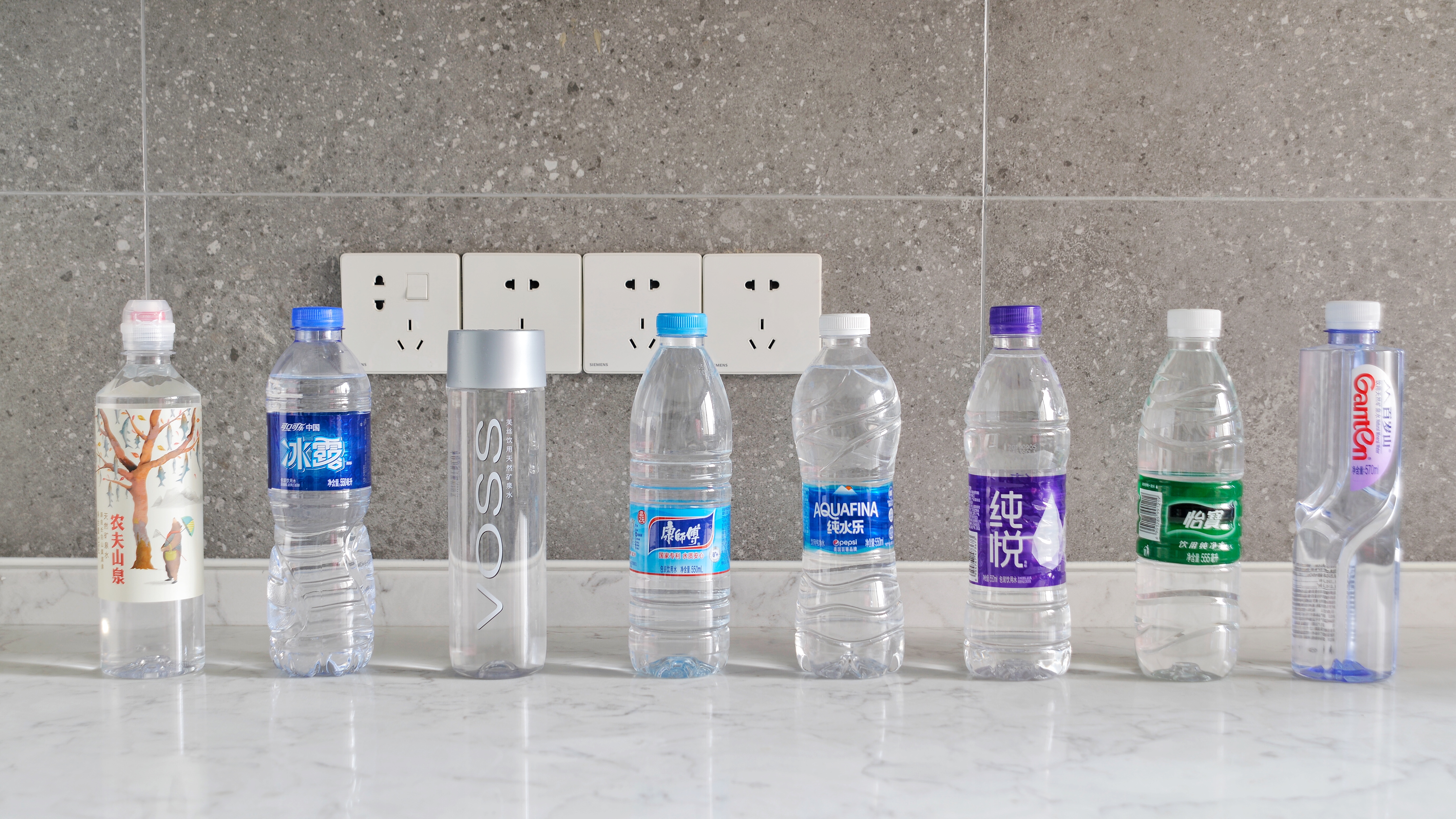 冰露纯悦多少钱一瓶买了8款不同的饮用水