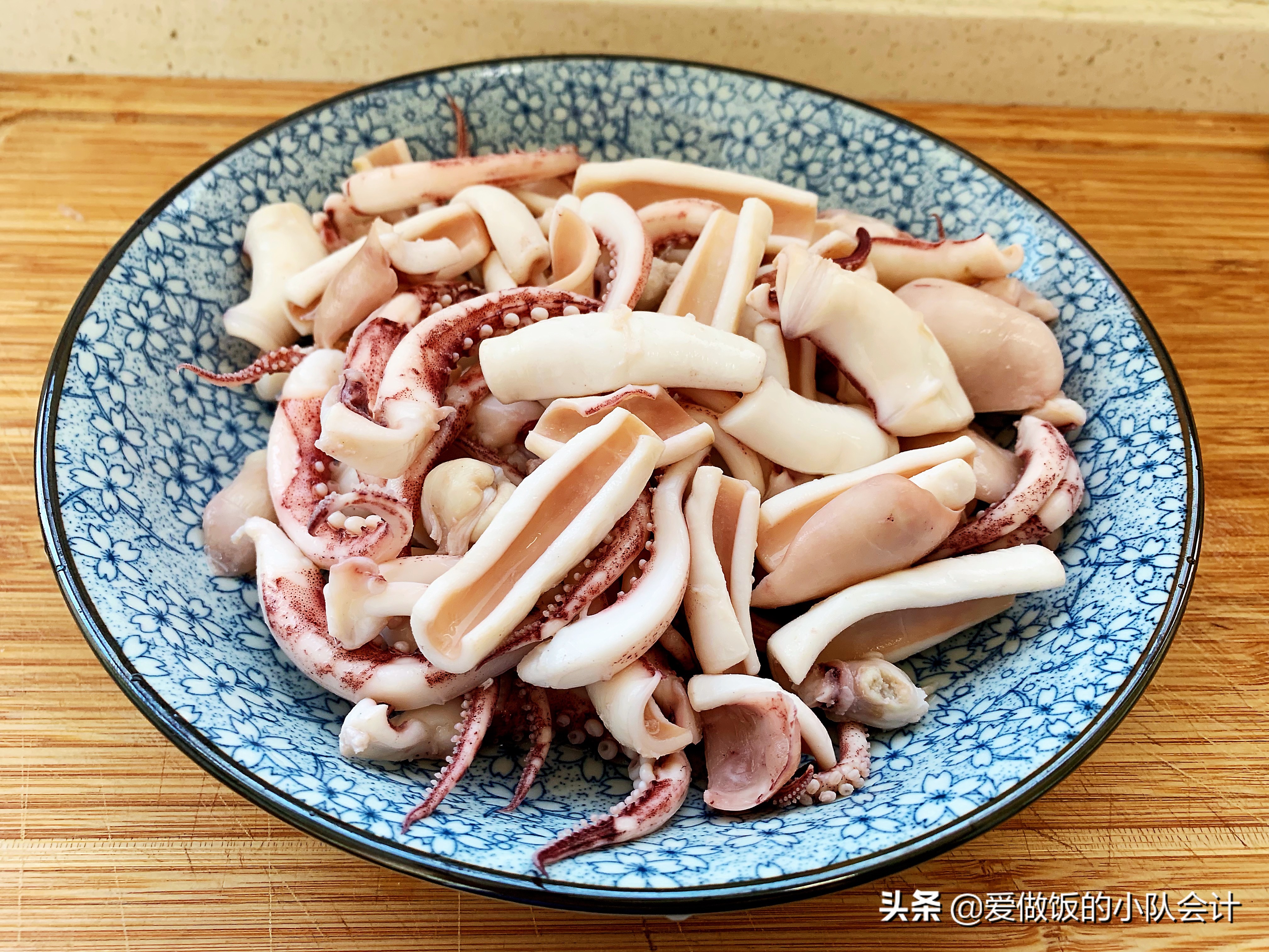 开水煮鱿鱼煮几分钟才能熟(煮鱿鱼开锅后几分钟熟)-第6张图片-科灵网