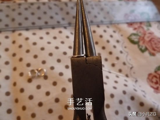 DIY铜线手链的步骤图 铜线手工制作手饰教程