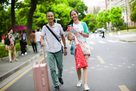 上海理工大学热烈欢迎新生报到，2019录取分数线