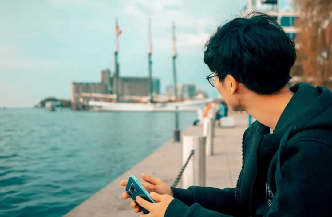 低情商的男人总是喜欢大男子主义,活在自己为中心的世界里,什么都是