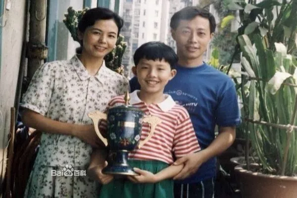 李云迪嫖娼被抓第2天,更多黑料被曝:原来,他已经被抓过一次?