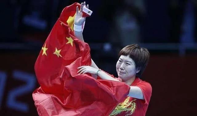 李晓霞为啥巅峰时期退役,她现在幸福吗?看完这些你就知道啦!