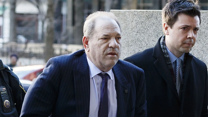 大丑闻！寡姐自曝遭金球奖评委性骚扰，好莱坞女演员被当作性玩物