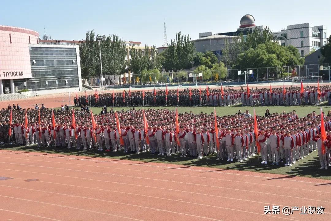 宣化一中举行开学典礼：铮铮誓言看行动，发声亮剑争朝夕