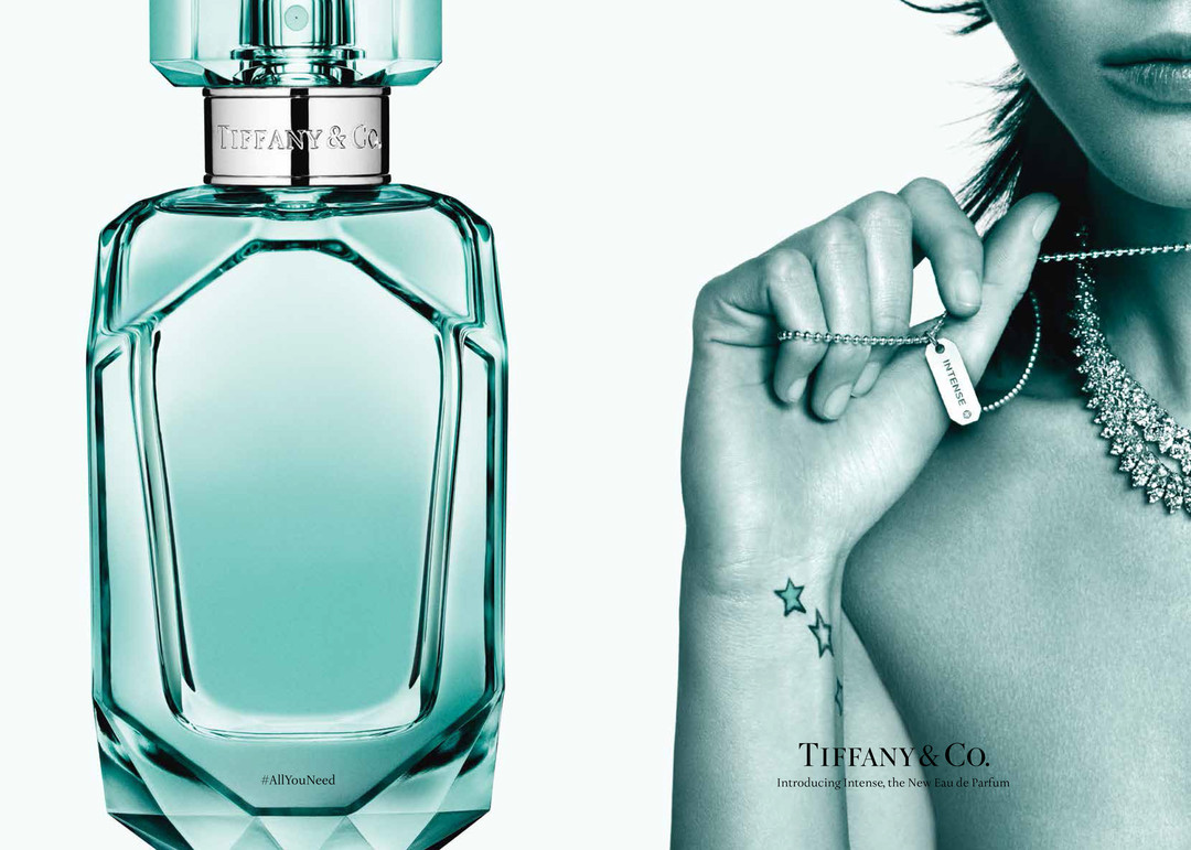 「是日美好事物」Gucci经典GG标志行李箱，以及瓶子像钻石的Tiffany新香水