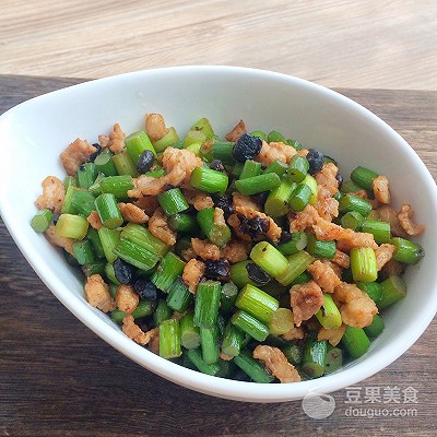 下饭菜：豆豉肉末炒蒜芯