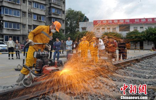 宝成铁路通车60年：铁路工人师傅眼中的60年变迁