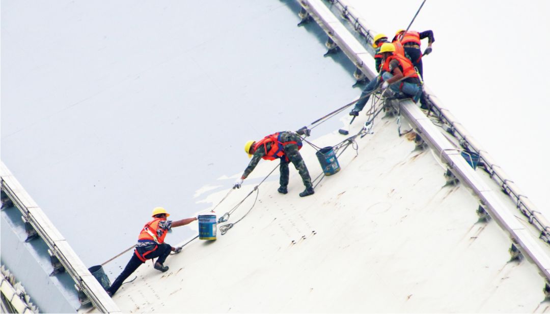 邕江大桥等 4 座跨江桥梁喷涂 11 月底换新装