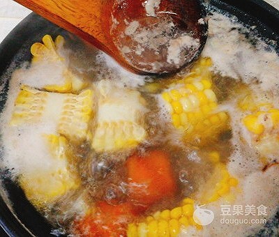 为爱煲汤+ 玉米胡萝卜筒骨汤