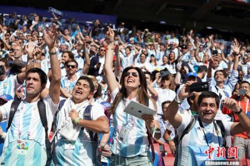 博卡青年和河床的主场（博卡VS河床 一场没有巨星的德比战为何如此火爆？）