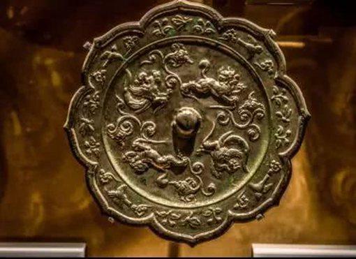 狗牙齿戴在身上有什么好处（古代历史上辟邪饰品大全）