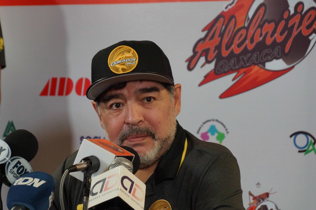 最佳穆帅赞梅西（马拉多纳：穆里尼奥比瓜帅优秀 我从未说过梅西坏话）-华海博客