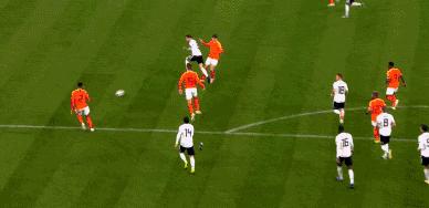 欧国联：普罗梅斯范戴克破门，荷兰客场2-2德国晋级4强