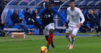 吉鲁点射姆巴佩伤退，法国1-0乌拉圭
