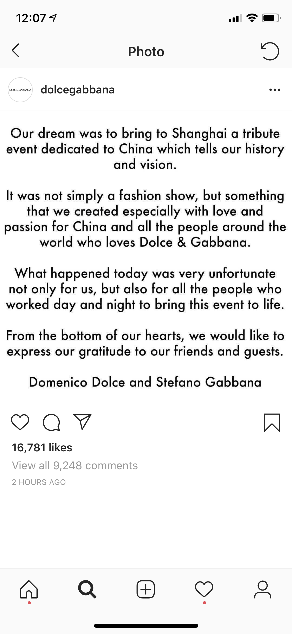 米兰球迷组织提出抗议(快看｜Dolce  Gabbana米兰总部门口现抗议人群，其首次回应辱华事件未提道歉)