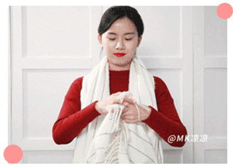 工友小姐姐手把手教我了9种围巾系法，手残党的春天到了