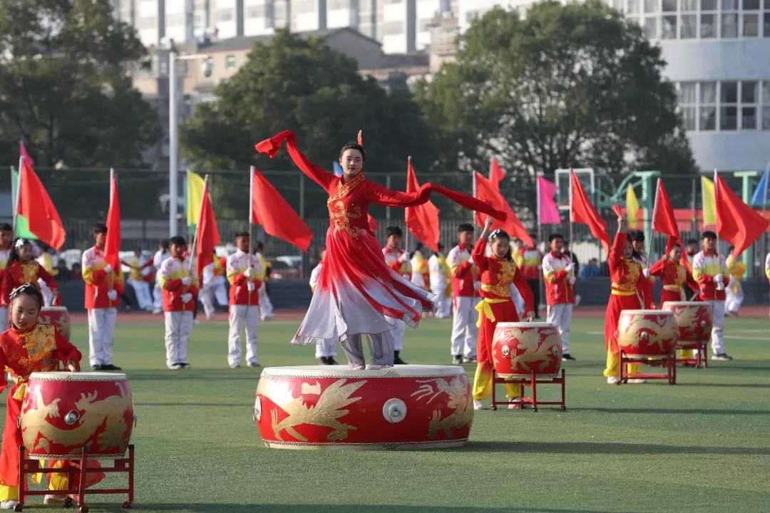 阜南五初第二届足球联赛开幕式(43支代表队、616名运动员、历时5天，阜南县首届中小学生校园足球联赛开幕啦！)