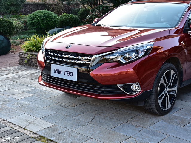 “轿跑SUV”代步车 爱卡试驾启辰T90