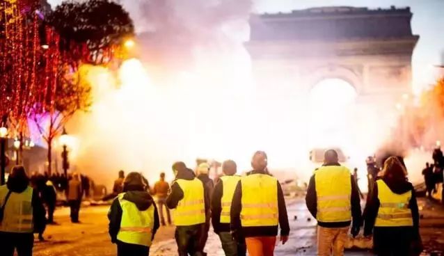 bymyside世界杯音乐(Dec 5th双语新闻精选：法国巴黎现大规模骚乱 Paris riots worst in 50 yrs)