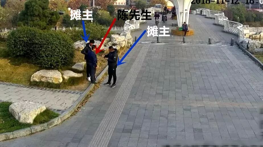 济南街头男子花一万元买一根鹿鞭，摊主：不买把你扔进小清河，千万当心这种骗局……