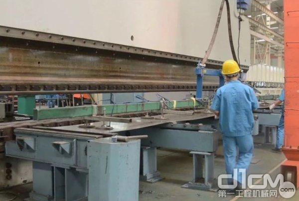 大开眼界！揭秘森源吊车大臂加工的11道工序！