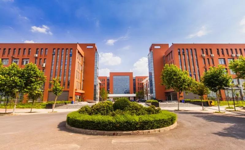 郑州轻工业大学校区图片