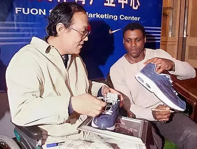 卡尔刘易斯史铁生（双腿和爱情二选一，我还是要选择爱情｜史铁生）