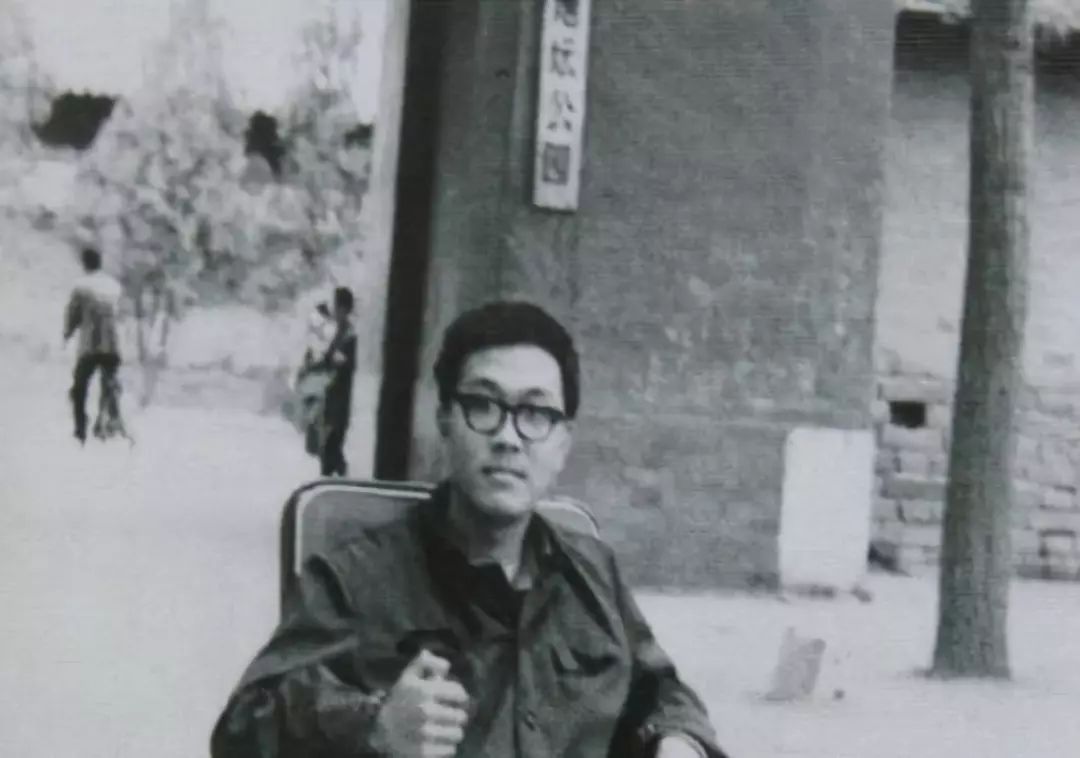 卡尔刘易斯史铁生（双腿和爱情二选一，我还是要选择爱情｜史铁生）