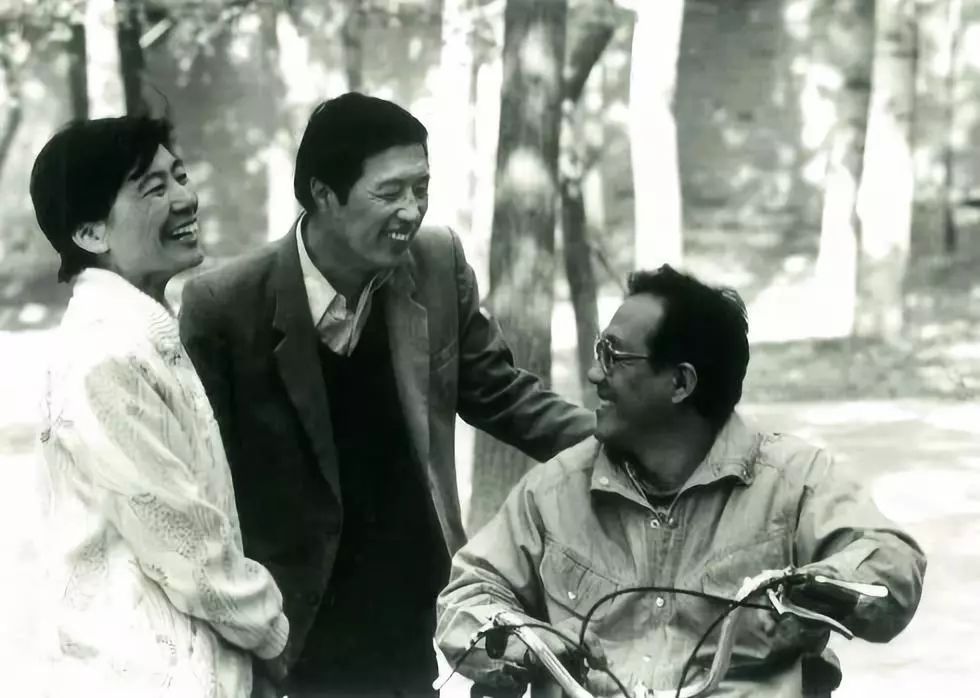 卡尔刘易斯史铁生（双腿和爱情二选一，我还是要选择爱情｜史铁生）