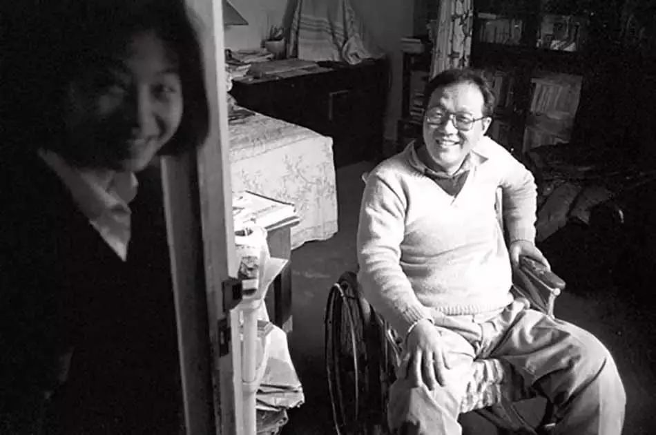 卡尔刘易斯史铁生（双腿和爱情二选一，我还是要选择爱情｜史铁生）