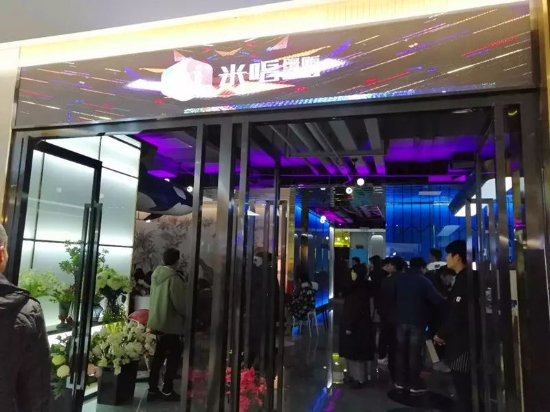 郑州b5电竞馆招人吗(龙子湖终于迎来了第一家商业中心！王者外壳载了个青铜内核？)