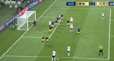 2018世界杯德国绝杀（官方：克罗斯圆月弯刀绝杀瑞典，当选德国年度最佳进球）