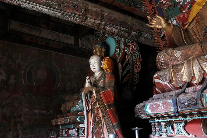 这有世界最庞大的佛教古建筑群，彩塑精彩纷呈，壁画宛若天宫