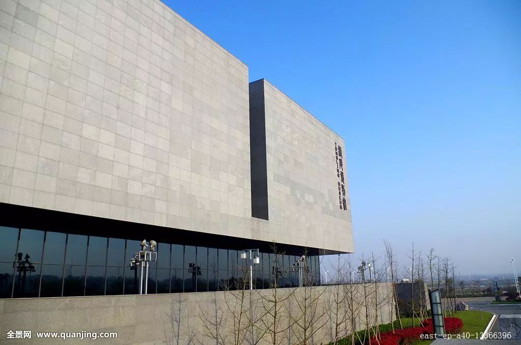 铜陵市博物馆新馆位于铜陵市西湖新区西湖公园东岸,现为国家三级馆,馆