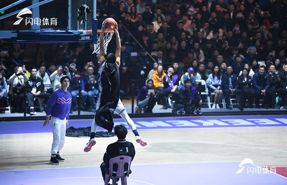 张健豪为什么打不了cba（CBA全明星扣篮大赛张健豪卫冕夺冠 期间上演尴尬一幕）-华海博客