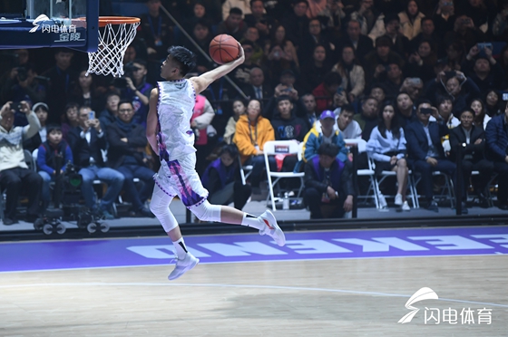 张健豪为什么打不了cba（CBA全明星扣篮大赛张健豪卫冕夺冠 期间上演尴尬一幕）