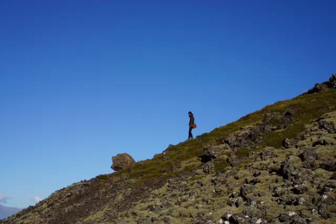 世界杯冰岛最帅(刘昊然冰岛行帅出天际！这个名字都冰冷的国家何以让人无限种草？)