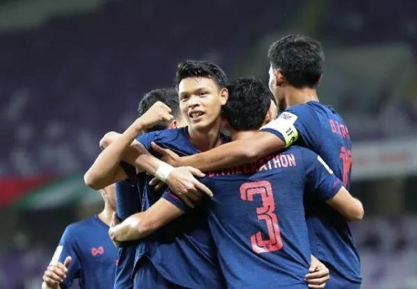 2比1逆转泰国，国足晋级亚洲杯八强