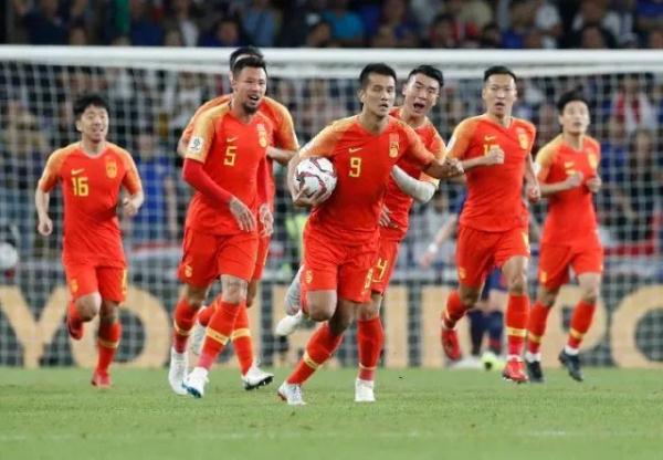 2比1逆转泰国，国足晋级亚洲杯八强
