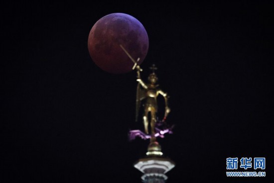 超级红月亮现加州「超级红月亮26日现身夜空」
