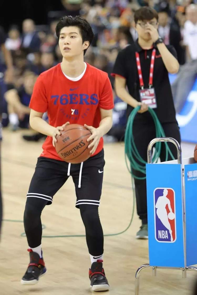 蔡徐坤nba形象大使为什么（NBA为什么会选择流量明星蔡徐坤？）